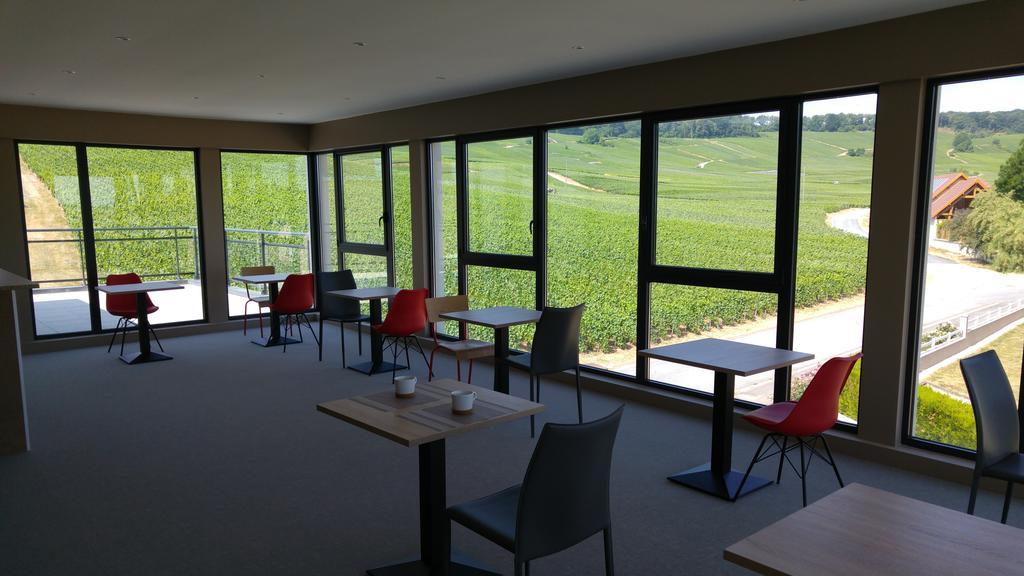 Dans Les Vignes Hotel Chamery Exterior foto