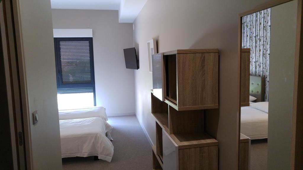 Dans Les Vignes Hotel Chamery Quarto foto