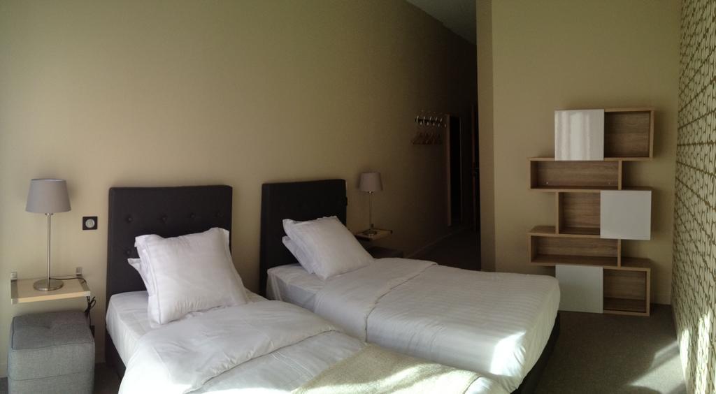 Dans Les Vignes Hotel Chamery Quarto foto