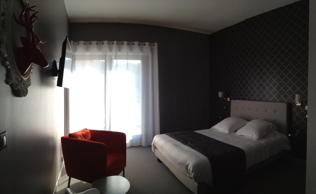 Dans Les Vignes Hotel Chamery Exterior foto