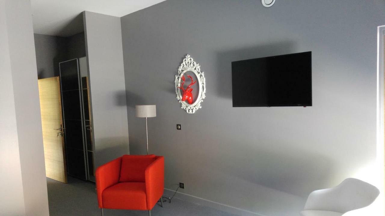 Dans Les Vignes Hotel Chamery Quarto foto