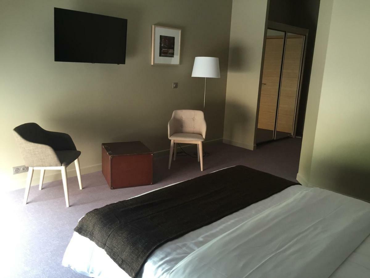Dans Les Vignes Hotel Chamery Quarto foto