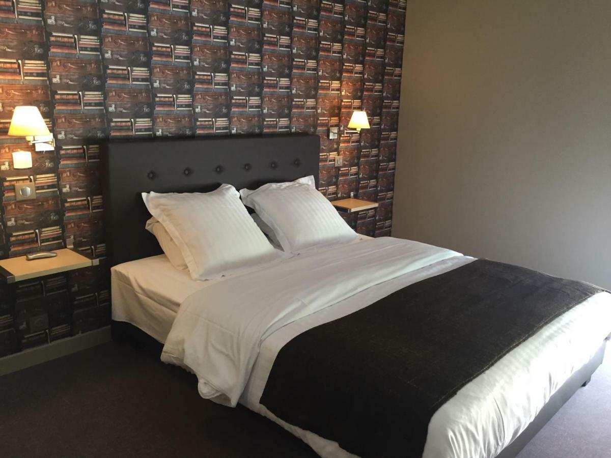Dans Les Vignes Hotel Chamery Quarto foto